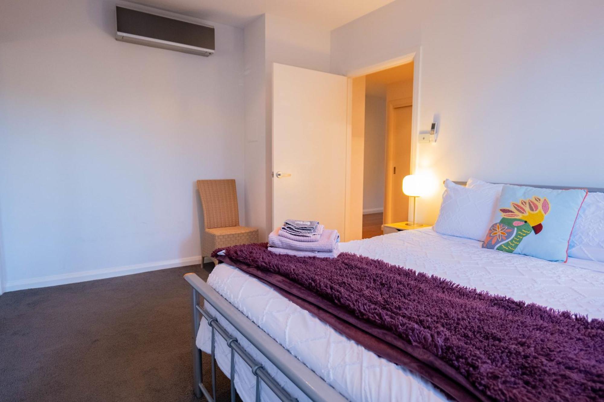 Large Executive 3 Bedroom Yarralumla Exterior foto